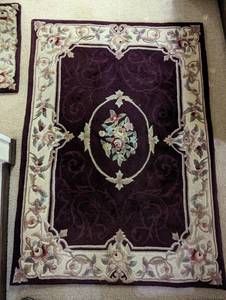 lot 98 image: Floor Throw Rug