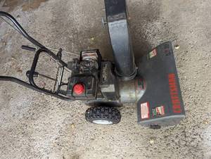 lot 2 image: Craftsman Snow Blower - Tested Works