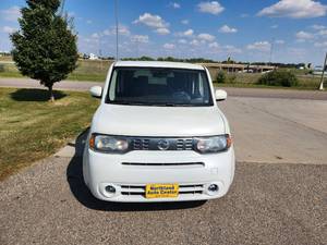 lot 4 image: 2010 Nissan Cube