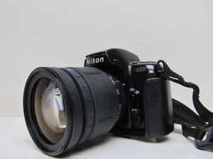 Nikon N6006 Film Camera wTamron Zoom Lens