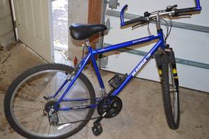 lot 4 image: Magna Electroshock 18 Speed Index Shifting Bike