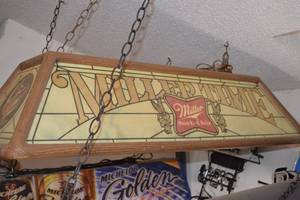 lot 12 image: Miller Lite Billiards Light - TESTED WORKS