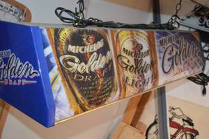 lot 13 image: Michelob Golden Draft Billiards Light - TESTED WORKS