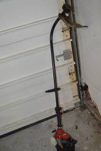 lot 41 image: Gas Powered Weed Whacker
