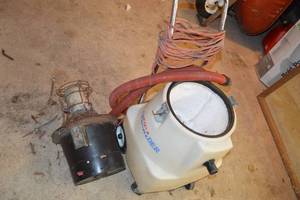 lot 54 image: Crusader Wet Dry Vacuum