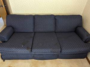 lot 70 image: Couch