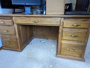 lot 88 image: Office Desk - DOES NOT INCLUDE CONTENTS