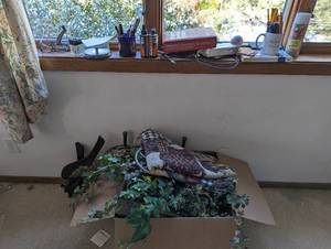 lot 92 image: Office Supplies and More - everything you see in the picture