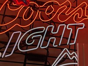 lot 19 image: Coors Light Neon Sign - TESTED WORKS