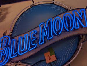 lot 1 image: Blue Moon Neon Sign - TESTED WORKS