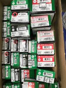 lot 35 image: ASSORTED SCREWS, NEW
