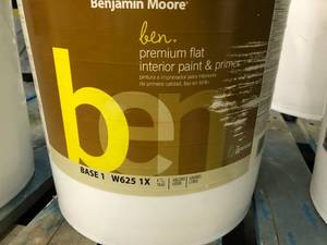 lot 172 image: BENJAMIN MOORE PREMIUM FLAT PAINT
