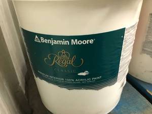lot 224 image: BENJAMIN MOORE INTERIOR ACRYLIC PAINT