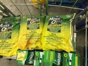 lot 225 image: LILLY MILLER MOSS OUT FERTILIZER