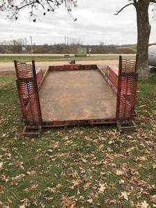 lot 239 image: 2000 SAND TRAILER