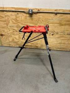 MILWAUKEE 18 in. to 6 in. Portable Leveling Tripod Chain Vise Stand
