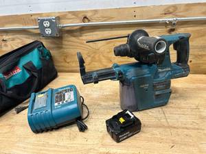 MAKITA 18V Hammer Drill with HEPA Filter, 5.0Ah Battery, Charger and Carrying Bag