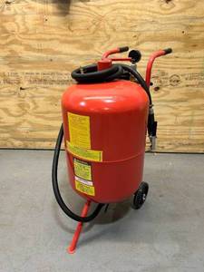ALLSOURCE Roll-About Abrasive Pressure Blaster with Deadman Handle  110-Lb. Capacity, 20 Gallon