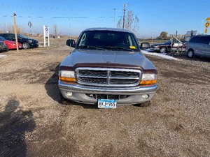 lot 4 image: 2003 Dodge Dakota SLT