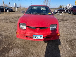 lot 5 image: 2000 Pontiac Sunfire Low Miles