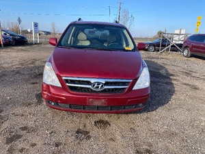 lot 22 image: 2008 Hyundai Entourage