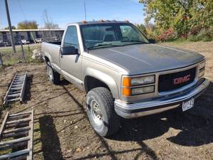 lot 43 image: 2000 GMC 2500 SL