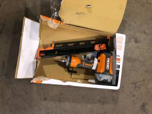 RIDGID Pneumatic 21-Degree 3-12 in. Round Head Framing Nailer   Customer Returns See Pictures