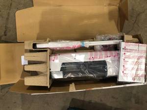 Shark Vacuum    Customer Returns See Pictures
