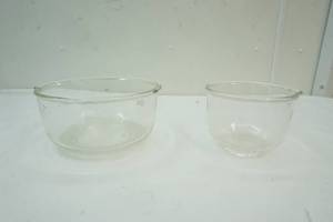 lot 2 image: Fireking & Pyrex Mixing Bowls