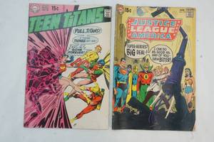 lot 27 image: Comic Book DC Teen Titans