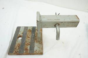 lot 160 image: Hitch