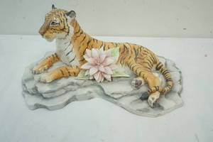 lot 166 image: Tiger Statue