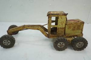 lot 170 image: Vintage Tonka Road Grader