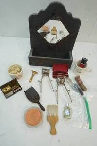lot 176 image: Vintage Mens Shaving Set & Decorative Box with Mirror