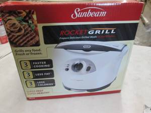 lot 19 image: Sunbeam RG24 Rocket Grill Electric ...