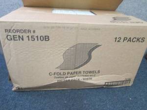 lot 61 image: GEN 1510 White C-Fold Paper Towels,...