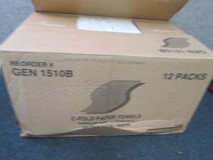 lot 62 image: GEN 1510 White C-Fold Paper Towels,...
