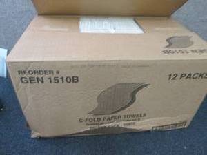 lot 64 image: GEN 1510 White C-Fold Paper Towels,...