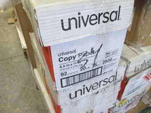 lot 113 image: Case of 2500 Sheets Universal 20 lb...