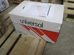 lot 122 image: Case of 2500 Sheets Universal 20 lb...