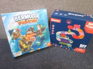 lot 159 image: Bath Toys, Bermuda Pirates Game...