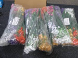 lot 174 image: 4- 10 pk Bundles Artificial Flowers...