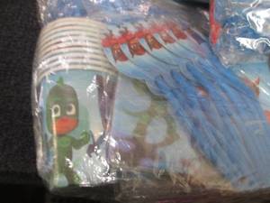 lot 213 image: 5 PJ Masks Party Sets...