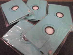 lot 214 image: 5 iPad Cases...