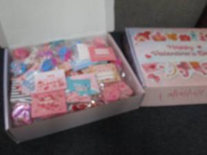 lot 223 image: 2 pks Happy Valentines Popits...