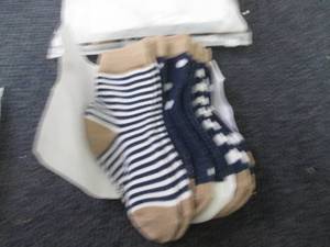 lot 290 image: 2- 5pks Kids Small Socks...