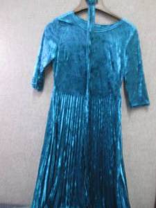lot 293 image: Ladies Small Party Dress...