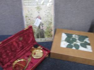 lot 346 image: Artificial Roses, 2 Dcor Items...