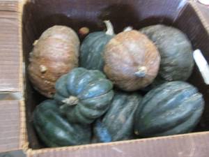 lot 370 image: Box of Winter Squash...