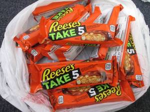 lot 371 image: 12- 1.5 oz Reeses Take 5 Bars...